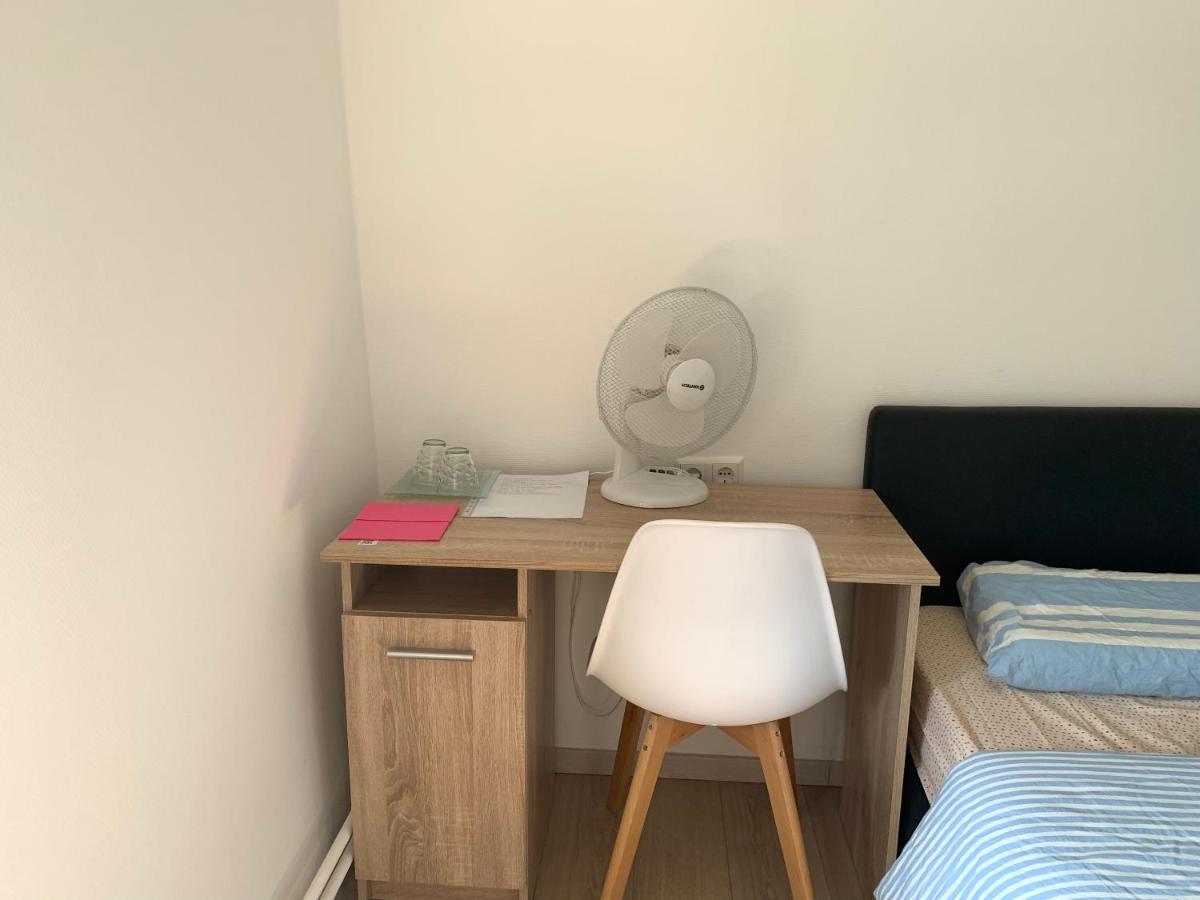 Homestay In Beggen House - In